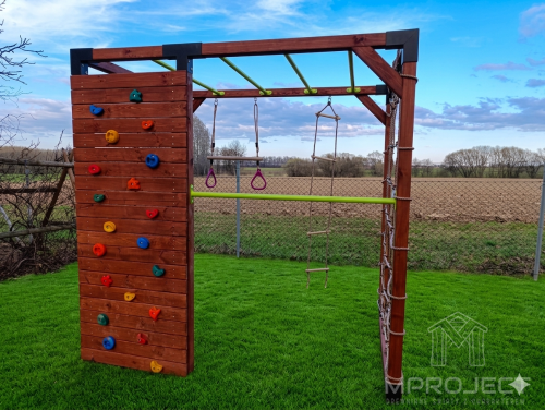 Sensorischer Spielplatz aus Holz