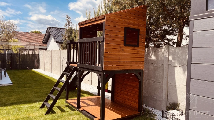 Spielplatz aus Holz kompakt