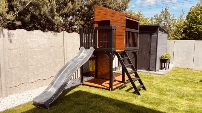 Spielplatz aus Holz kompakt
