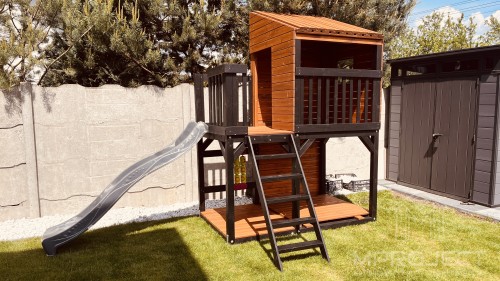 Spielplatz aus Holz kompakt
