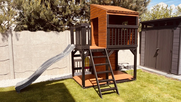 Spielplatz aus Holz kompakt