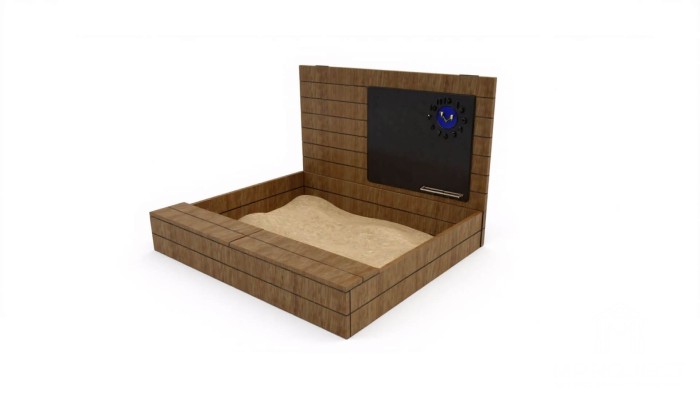 Sandkasten mit Tafel und Uhr